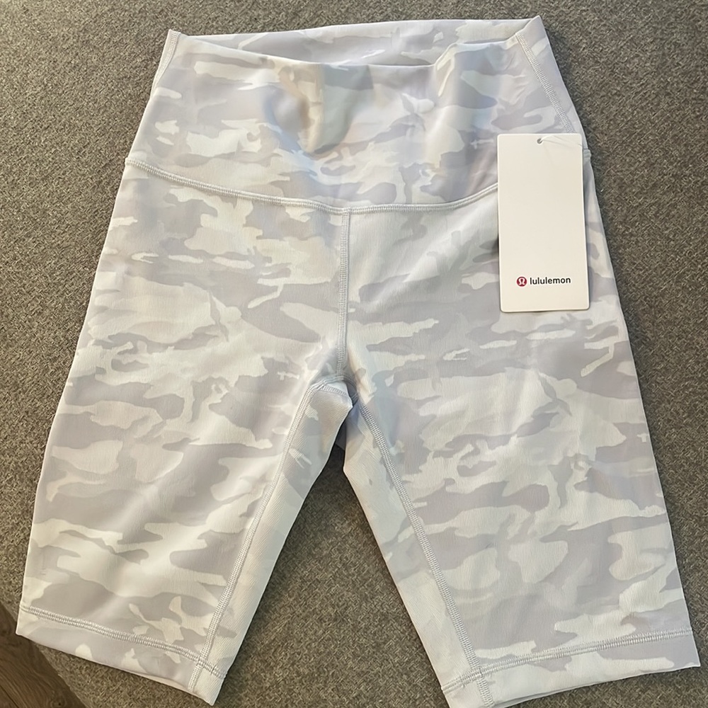 Lululemon Wunder Under HR Short 10” sz 8